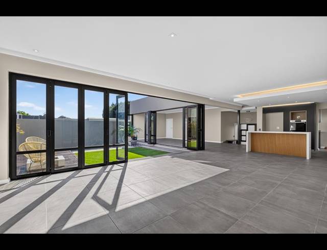 3 BEDROOM TOWNHOUSE FOR SALE IN SANDHURST